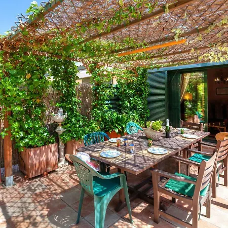 Holiday Garbi Playa Fenals Vakantiehuis *